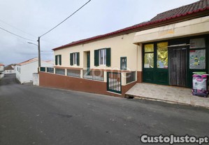 Moradia Térrea T3 + Minimercado - Achadinha,...