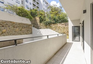 Apartamento T1+1 Novo Na Rua Monte Cativo Em...