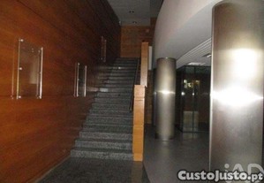 Loja / Estabelecimento Comercial em Águeda e Borralha de 365,00 m²