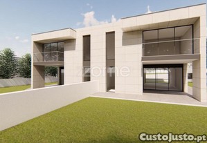 Moradia Geminada Nova T3