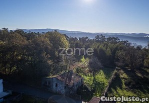 Terreno Urbano De 3053M² Com Ruína