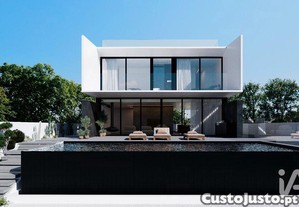 Casa / Villa T6 em Montenegro de 443,00 m²