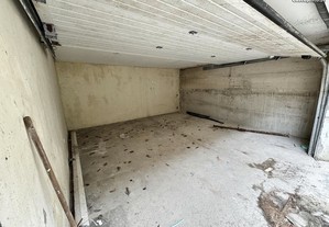 Garagem na Urbanização Gulbenkian