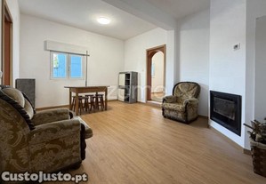 Casa Raiz - Andar Moradia Em Frechas, Junto Ao...