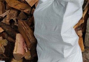 Sacos lenha seca Carvalho eucalipto 35 a 40 kg
