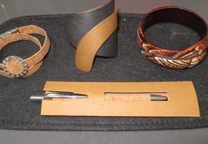 Conjunto de 3 pulseiras, artesanato e 1 caneta de cortiça - Novo e semi novo