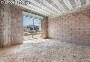 Terreno Com Moradia Em Construção T3 - Pedroso,...