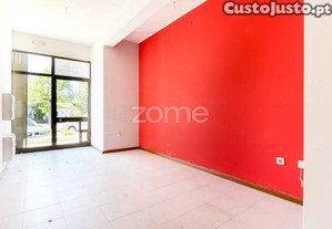 Loja No Centro De Penafiel Com Rentabilidade -...