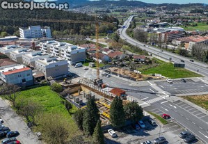 Apartamento T3 Direito No Piso 1 C/ 164M² -...