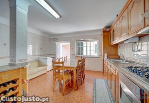 Casa T4 em Pontinha e Fames de 218,00 m