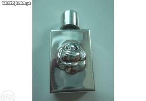 Frasco para perfume em prata com imagem de Rosa