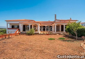 Moradia T6 Independente Em Odiáxere Inserida Em...