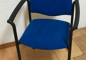 Cadeira de 4 pernas para escritório