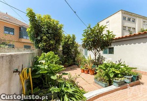 Apartamento T2 em Laranjeiro e Feijó