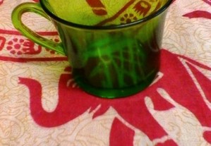 Chávena e pires vidro verde