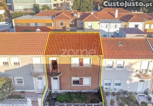 Moradia T3 C/ Logradouro, Aldoar