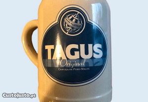 Caneca em cerâmica da marca de Cerveja Tagus puro malte