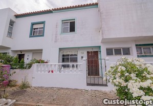 Nao Perca Esta Grande Oportunidade! Fabulosa Moradia Com Dois Pisos Terraço Frontal E Amplo Terraço Traseiro, Com Duas Casas De 
