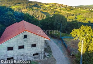 Moradia T4 Estrutura, Em Covelães - Montalegre