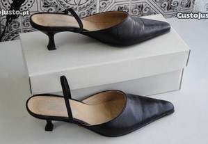 Sapatos de senhora em pele preto