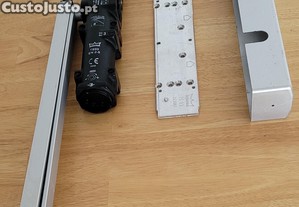 Brao automatico para fechar as portas