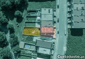 Moradia T4 Nova Em Gaveto Em Merelim S. Pedro.