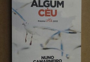 "Debaixo de Algum Céu" de Nuno Camarneiro