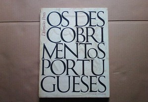 Os descobrimentos portugueses / texto de Damião Peres