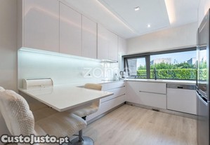 Moradia T4 Com Terraço No Centro Da Maia