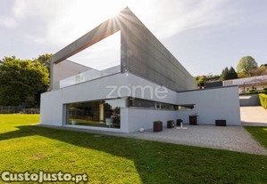 Moradia T4 De Luxo Em Condomínio Fechado,...