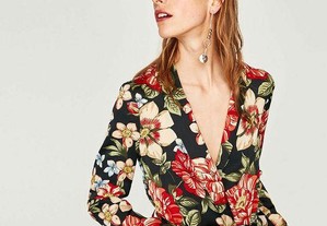 Blazer floral Zara com cinto novo