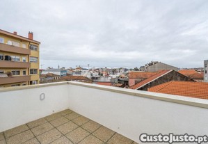 Apartamento T2 Duplex Novo Na Rua Do Godinho Em...