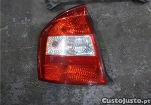 FAROLIM TRASEIRO ESQUERDO Kia cerato ld 2004 924012F010