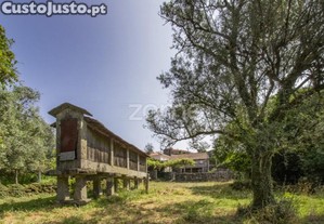 Quinta Com Uma Área Total De 2694M2 Em...