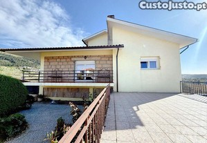 Moradia isolada T4 em Vilar de Nantes de 190 m²