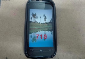 Capa em Silicone Gel Nokia 710 Preta