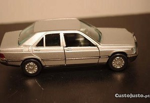 Mercedes 190 Luso Toys escala 1/43 (fabricado PT)