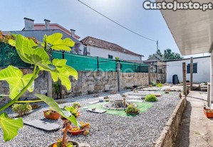 Moradia T5 Avenida Dr. Antunes Guimarães