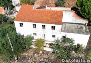 Moradia Familiar Para Remodelação Com Terreno