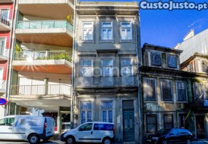 Prédio Junto Ao Hospital Santo António E...