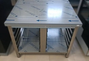 Bancada em inox para apoio de forno e colocação de tabuleiros (860x730x710mm)