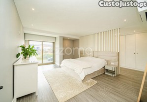 Moradia Contemporânea Com Piscina Junto À Praia...