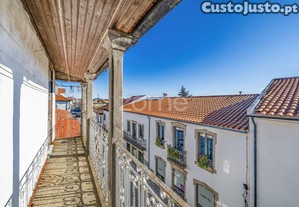 Moradia De 4 Pisos Para Restaurar Ou...