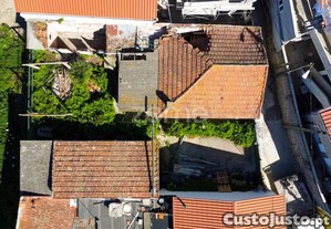 Moradia T2 Com Garagem E Jardim, Para...