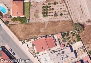 Terreno com 1030 m2 com viabilidade de construção