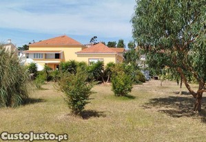 Moradia isolada T4 em A dos Cunhados e Maceira de 262,5 m²