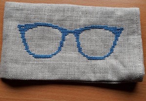 Saco para óculos forrado em linho feito à mão. Nov
