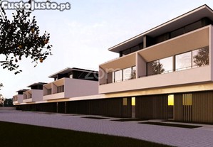 Moradia T4 15.8 - Condomínio Privado Valadares