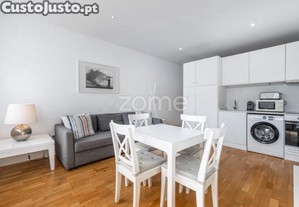 Apartamento T0 Com Licença Al Na Rua Santa...