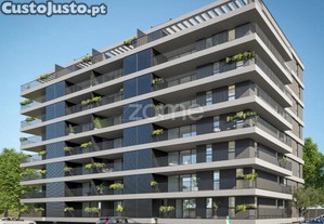 Apartamento T2 Direito No Piso 1A C/ 149M² -...